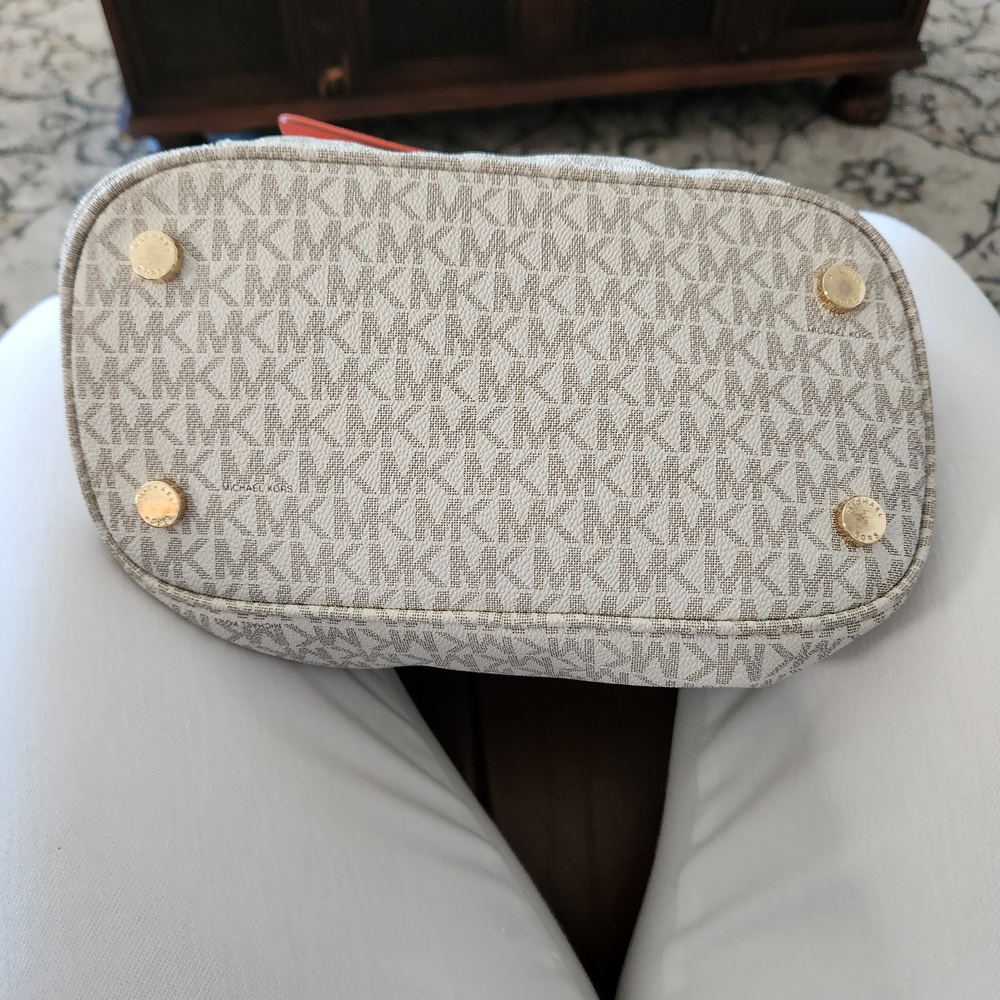 Michael Kors Cream and Orange Tote - Picture 7 of 10